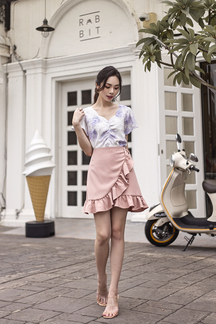FRIDA SCALLOP NECKLINE BLOUSE (LILAC FLEUR)