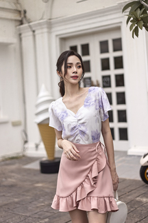 FRIDA SCALLOP NECKLINE BLOUSE (LILAC FLEUR)