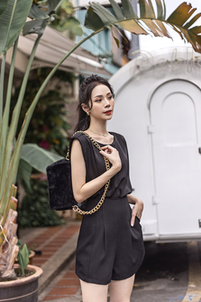 OLLIE SHOULDER PADDED BOXY TOP (BLACK)